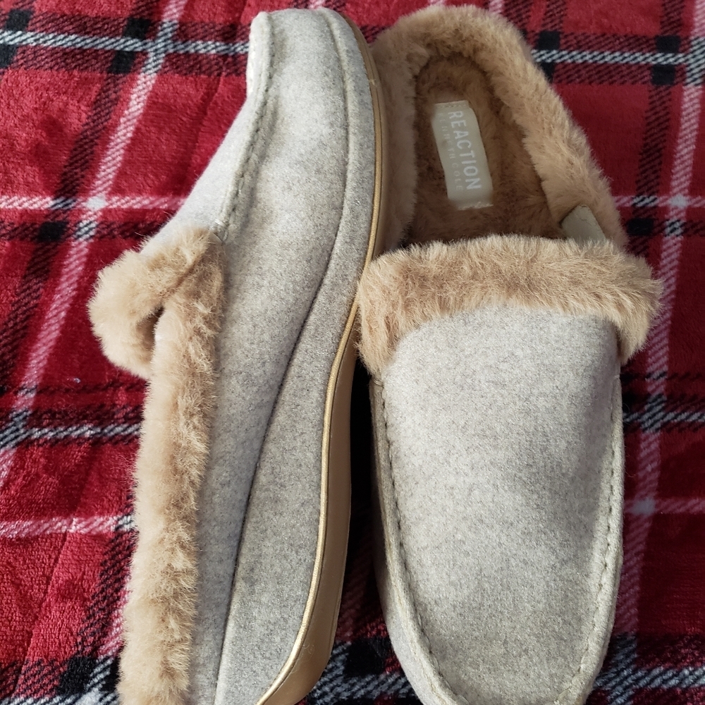 Kenneth Cole Reaction Women's Beige Faux-Fur Lined Slippers